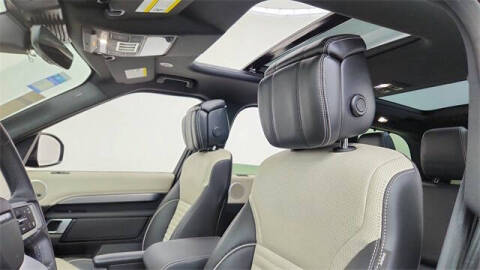 2024 Land Rover Discovery P300 Dynamic SE