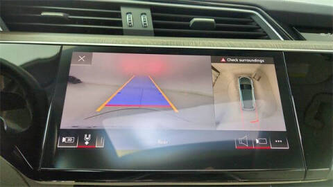 2022 Audi e-tron quattro Premium