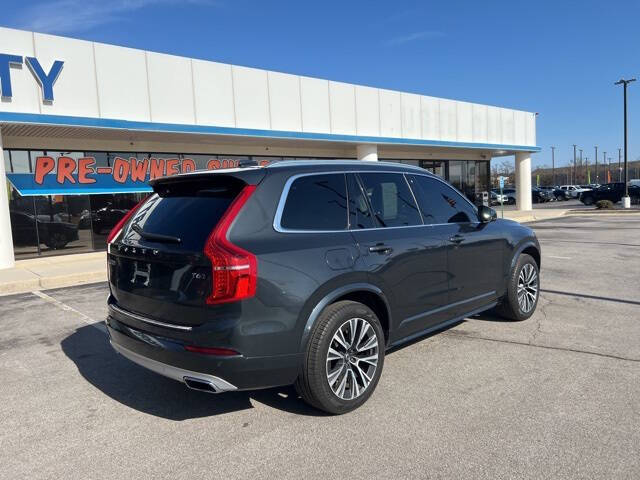 2021 Volvo XC90 T6 Momentum 7-Passenger