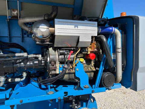 2015 Genie S-85 Boom / Manlift