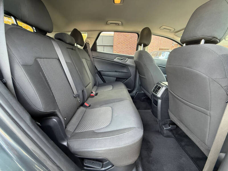 2023 Kia Sportage Hybrid LX