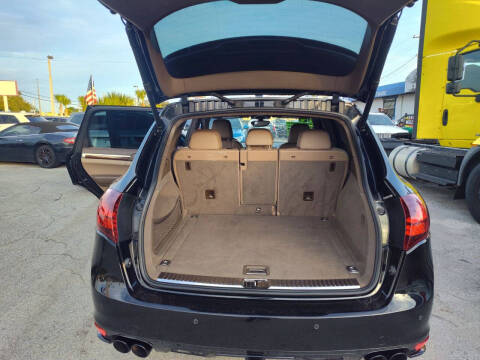 2014 Porsche Cayenne GTS