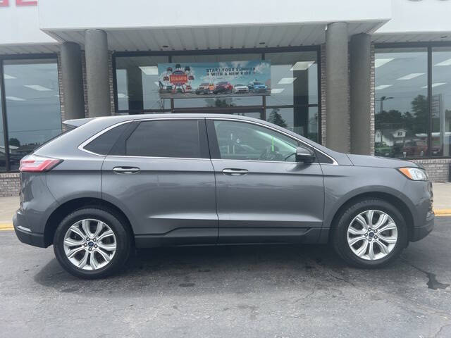 2022 Ford Edge Titanium
