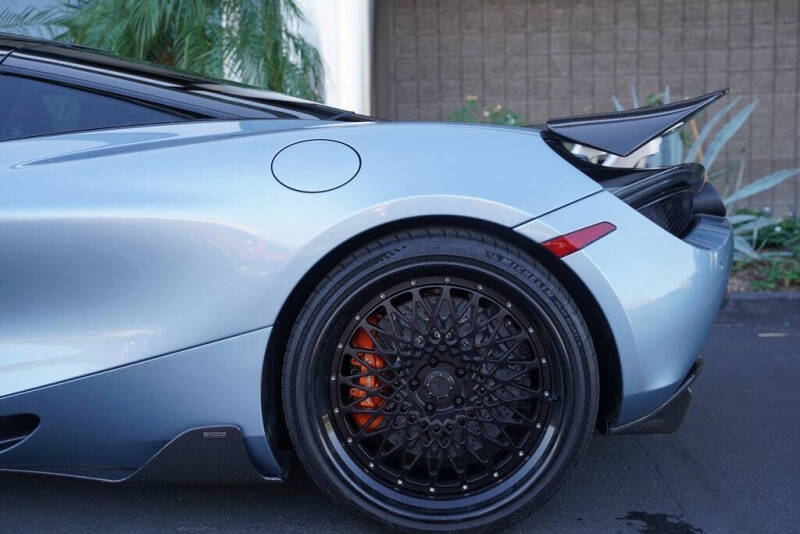 2019 McLaren 720S Luxury