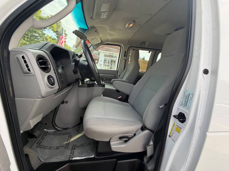 2010 Ford E-Series E-350 SD XL