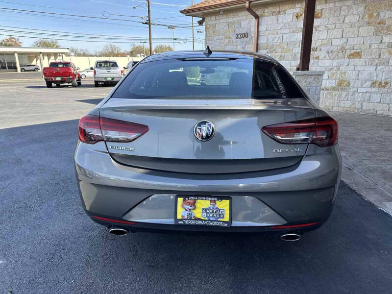 2018 Buick Regal Sportback Essence