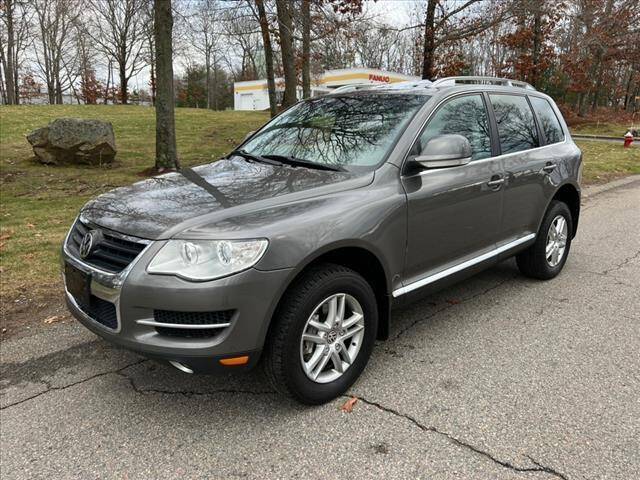 2010 Volkswagen Touareg for sale at CLASSIC AUTO SALES in Holliston MA