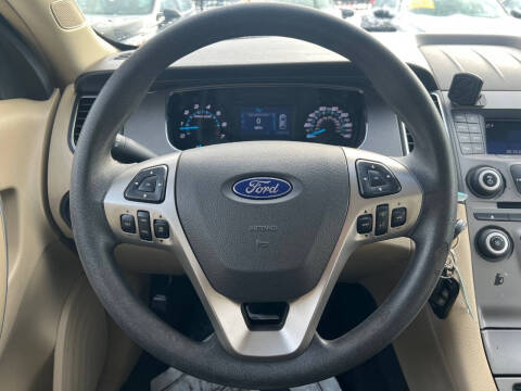 2016 Ford Taurus SE