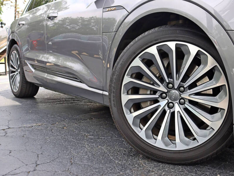 2019 Audi e-tron quattro Prestige