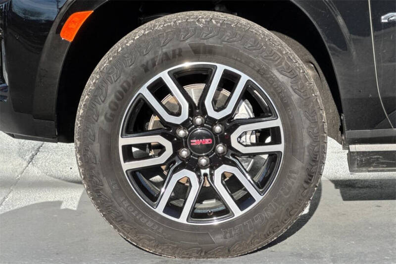 2024 GMC Yukon XL AT4