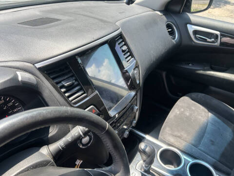 2016 Nissan Pathfinder SV