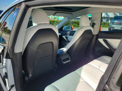 2020 Tesla Model 3 Standard Range