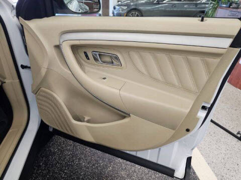 2017 Ford Taurus SEL