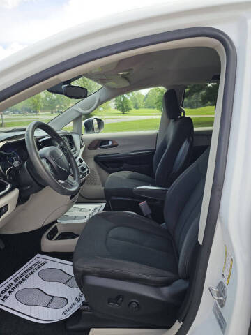 2017 Chrysler Pacifica LX