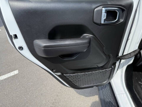 2023 Jeep Gladiator Sport S