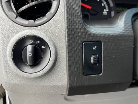 2013 Ford E-Series E-350 SD XL