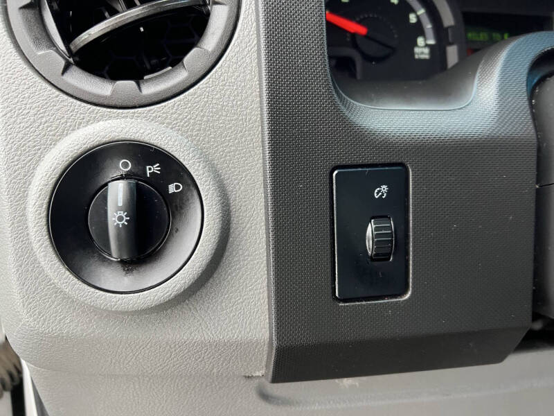 2013 Ford E-Series E-350 SD XL