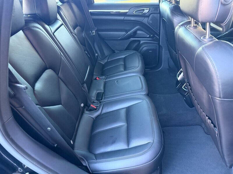 2018 Porsche Cayenne Platinum Edition