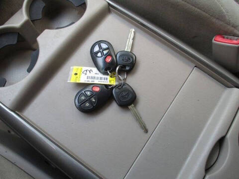 2010 Toyota Sienna LE 8-Passenger