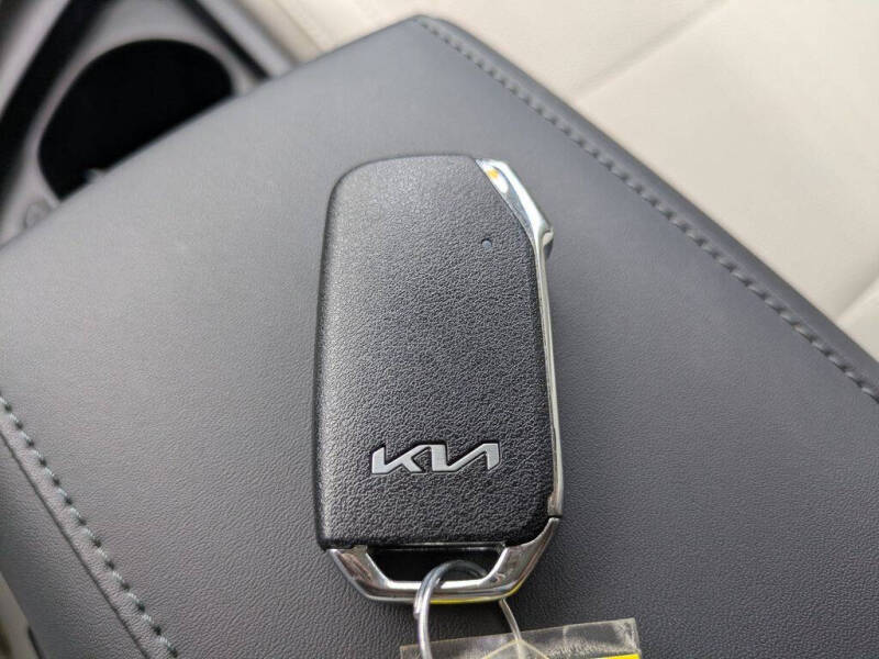 2025 Kia Niro EX Touring