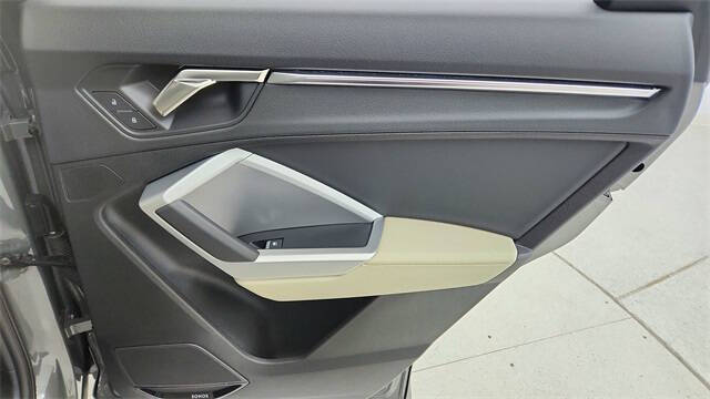 2024 Audi Q3 quattro S line Prem Plus 45 TFSI