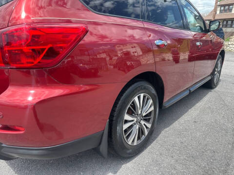 2017 Nissan Pathfinder SL