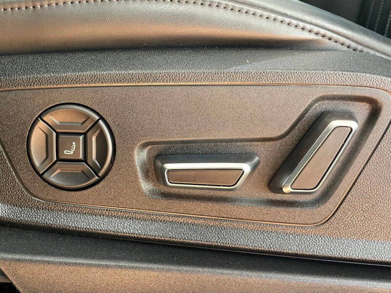 2019 Audi e-tron quattro Prestige