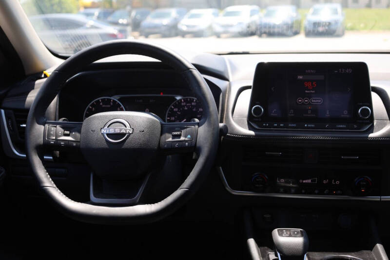 2025 Nissan Rogue SV