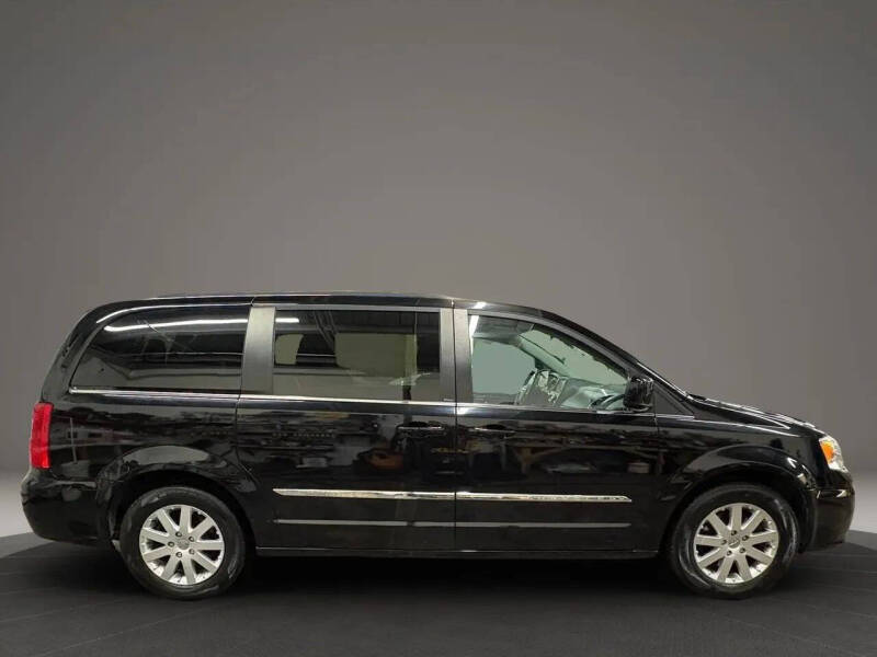 2012 Chrysler Town and Country Touring