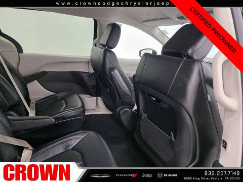 2024 Chrysler Pacifica Plug-In Hybrid Select