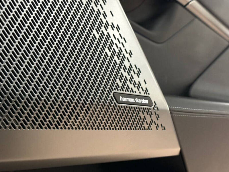 2025 BMW 5 Series 530i xDrive