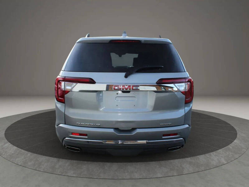2023 GMC Acadia Denali