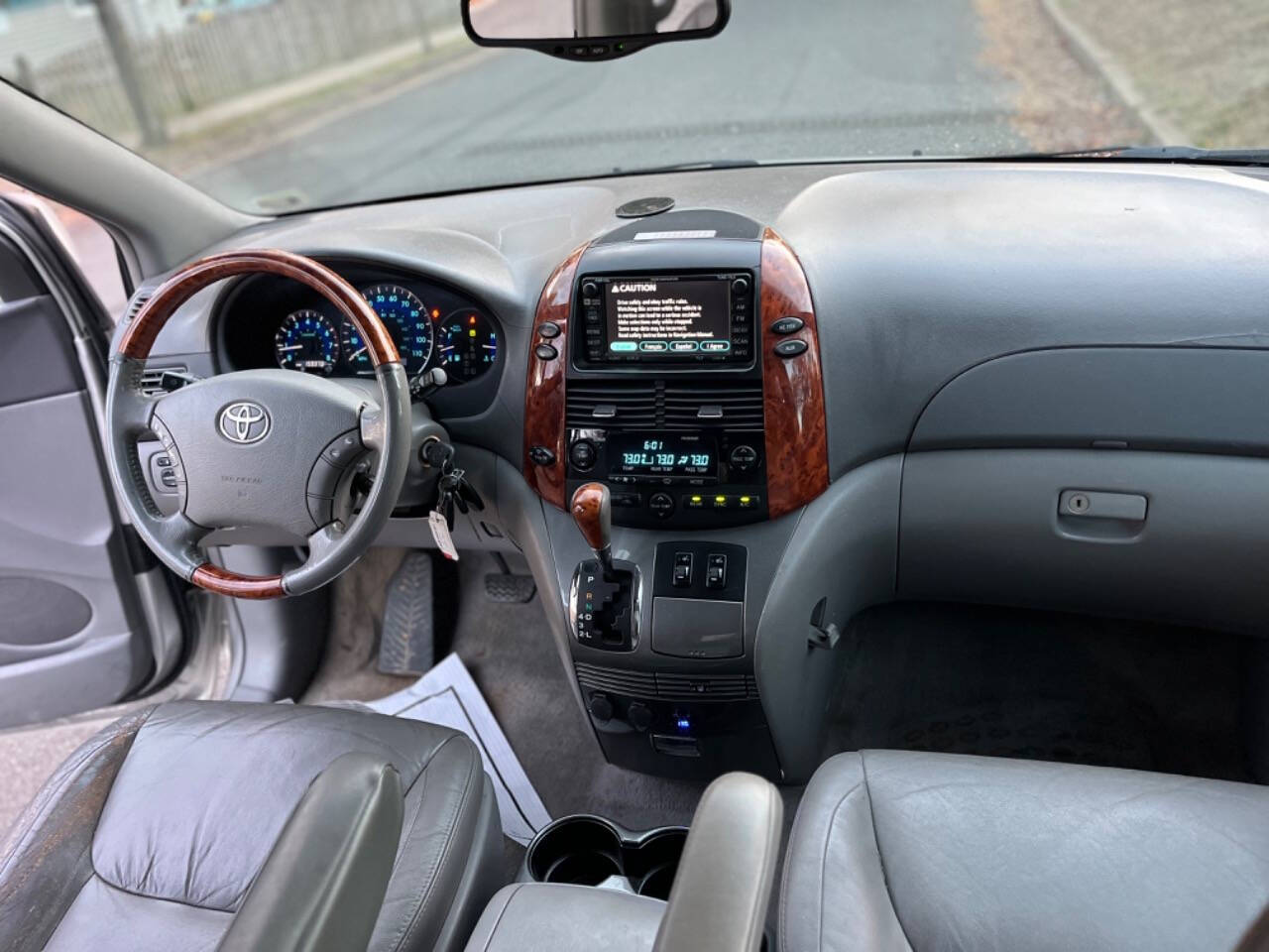 2006 Toyota Sienna for sale at Honesty Auto Sales in Fredericksburg, VA