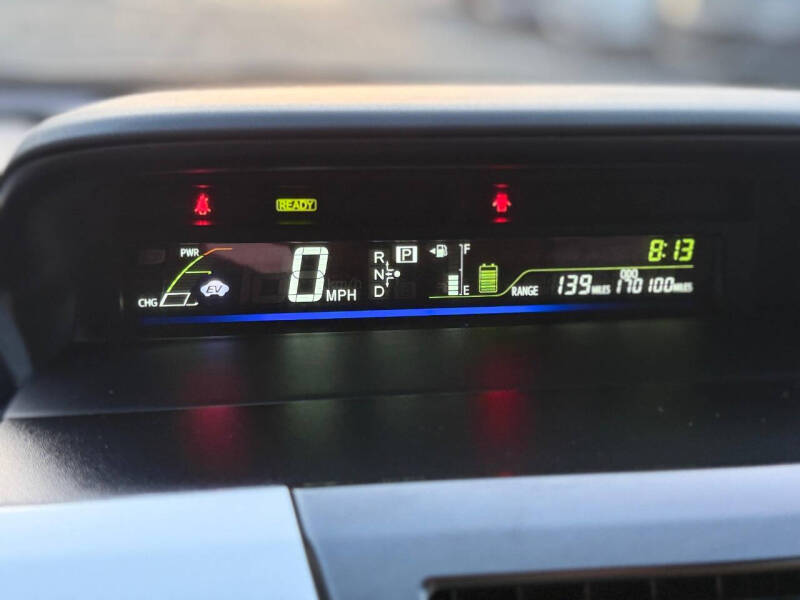 2013 Toyota Prius v Two