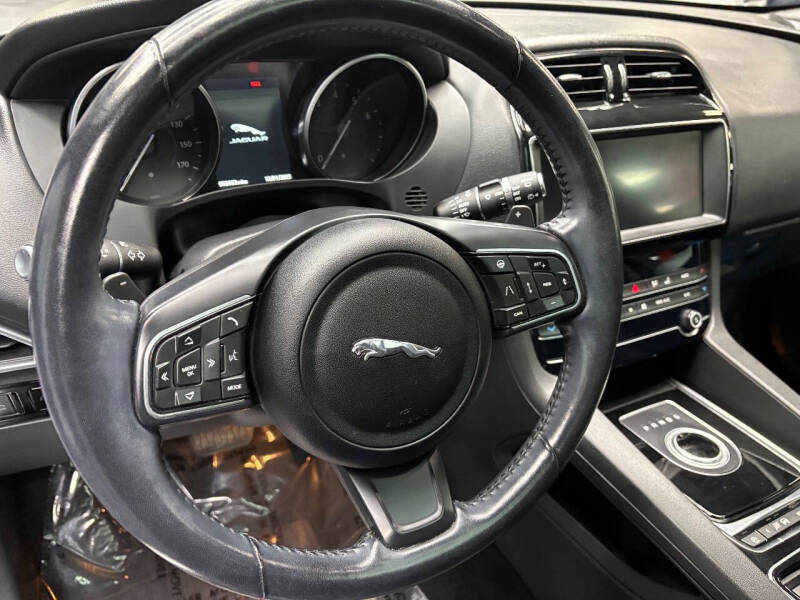 2020 Jaguar F-PACE 25t Premium