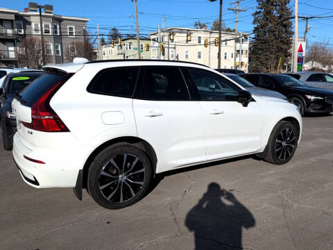2024 Volvo XC60 B5 Plus Dark Theme