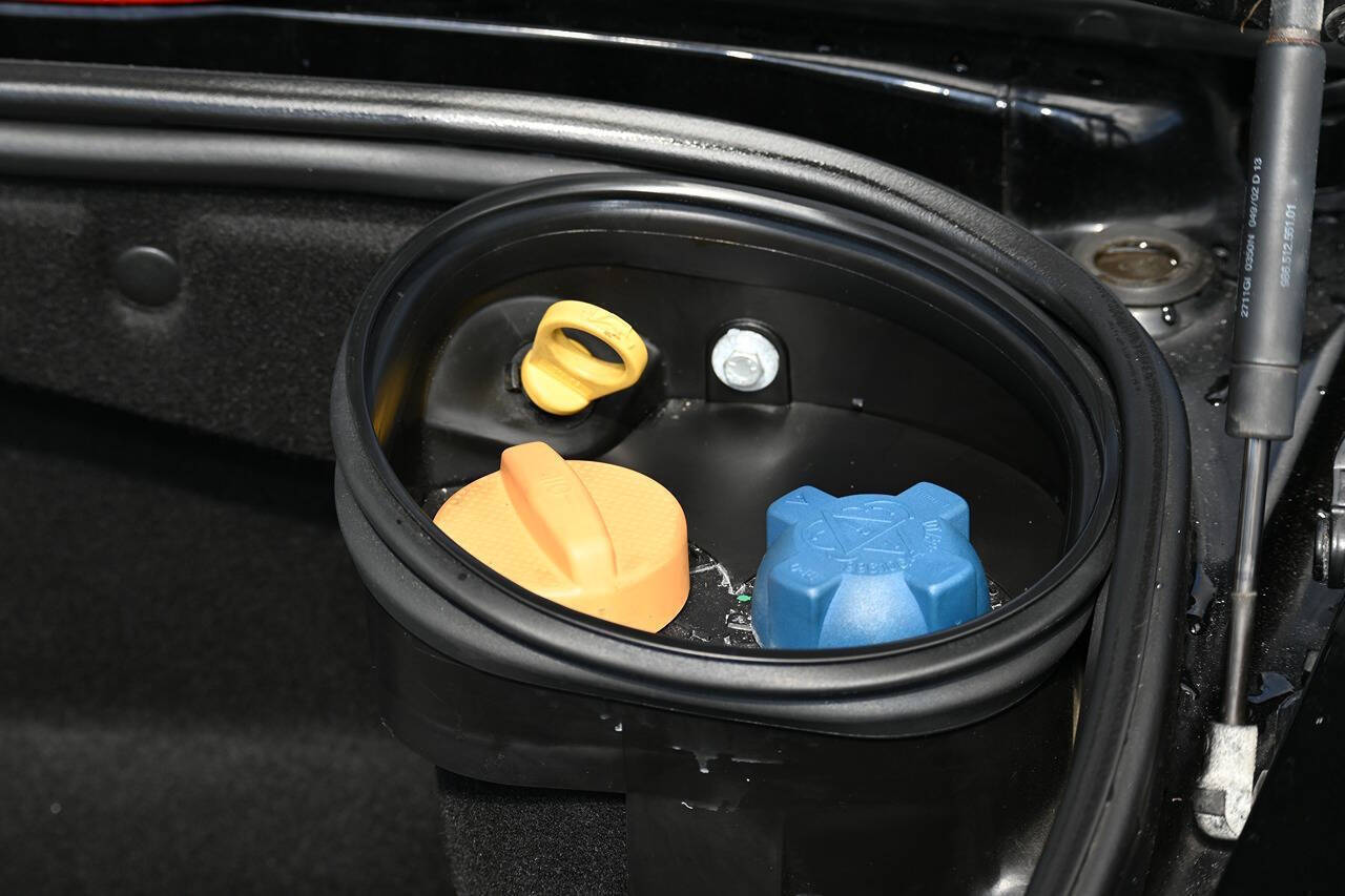 2002 Porsche Boxster 36
