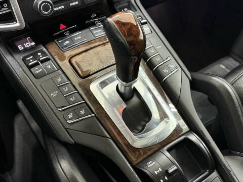 2018 Porsche Cayenne Platinum Edition