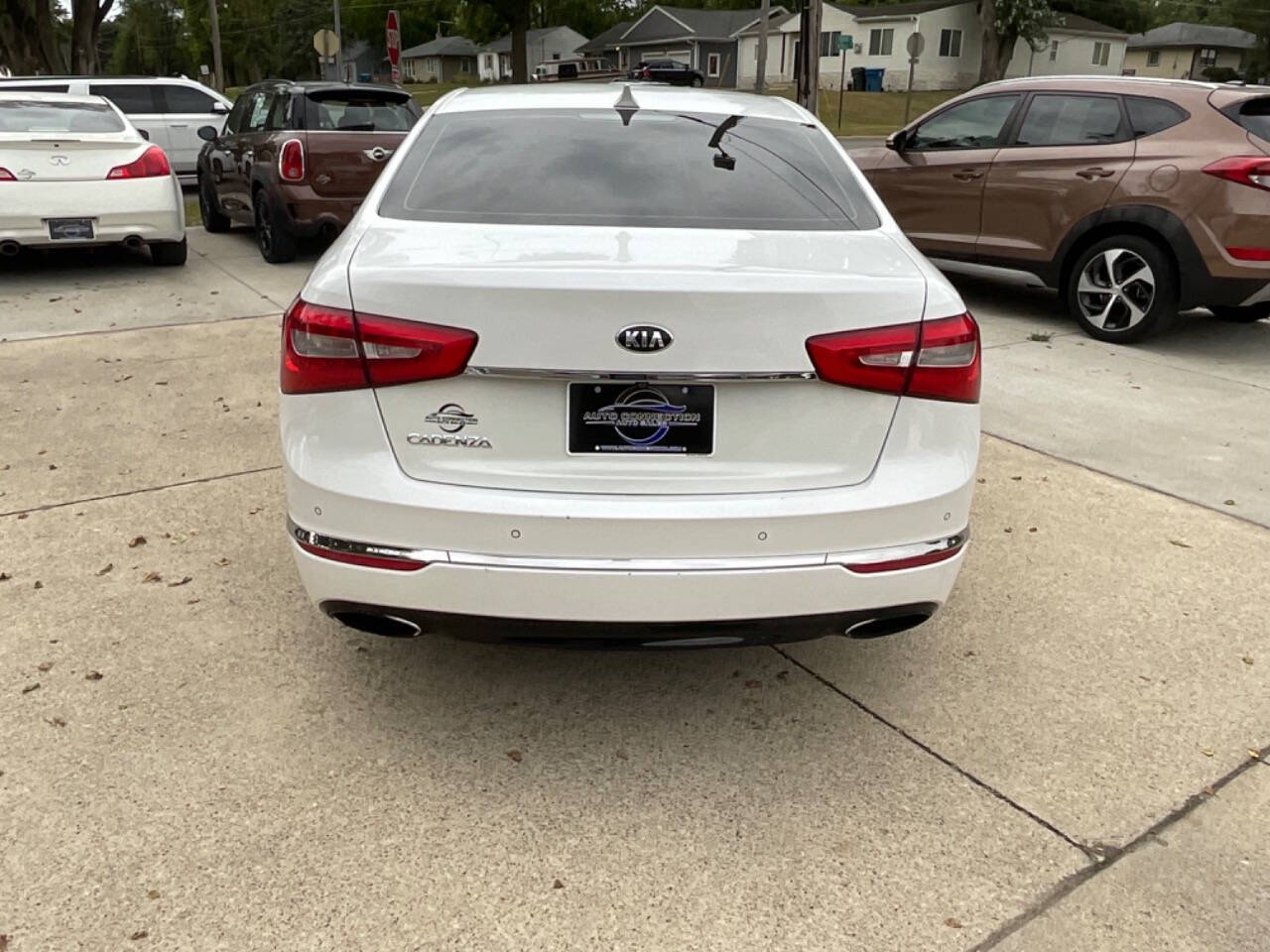 2014 Kia Cadenza for sale at Auto Connection in Waterloo, IA