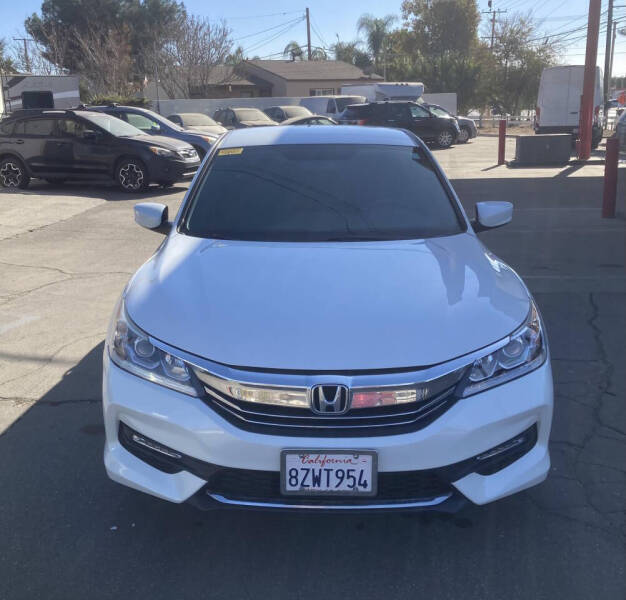 2016 Honda Accord Sport photo 2