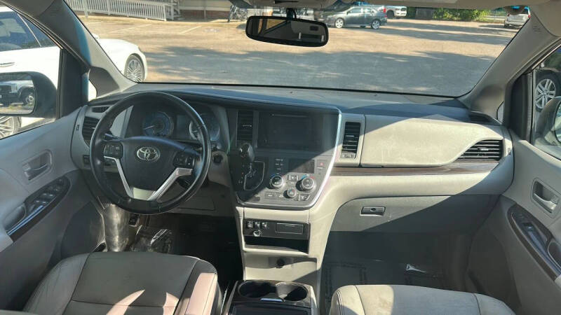 2015 Toyota Sienna