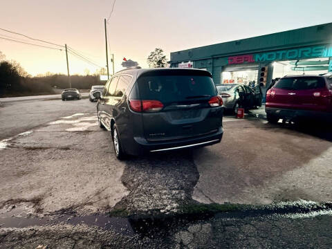 2017 Chrysler Pacifica Touring-L