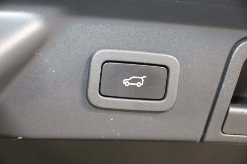 2021 Land Rover Range Rover Velar P250 R-Dynamic S