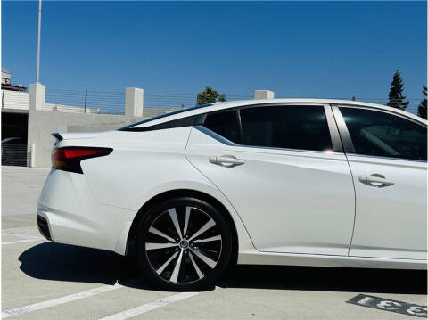 2022 Nissan Altima 2.5 SR