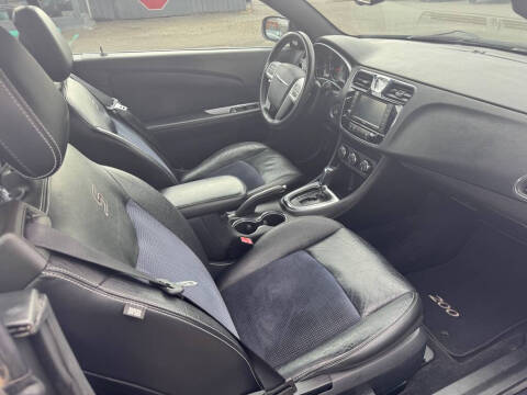 2013 Chrysler 200 S