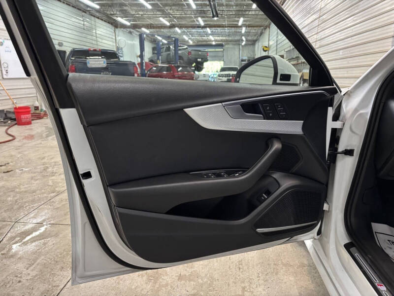 2017 Audi A4 2.0T quattro Premium Plus