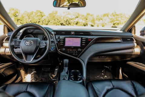 2020 Toyota Camry Hybrid LE