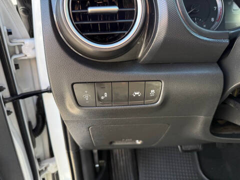 2021 Hyundai Kona SEL Plus