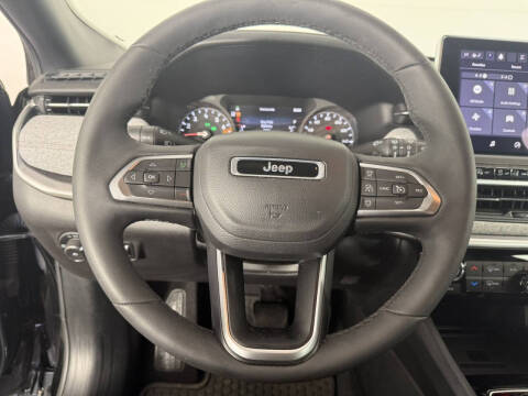 2023 Jeep Compass Latitude Lux