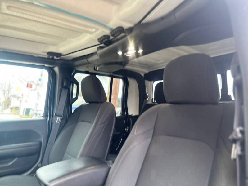 2021 Jeep Gladiator Willys